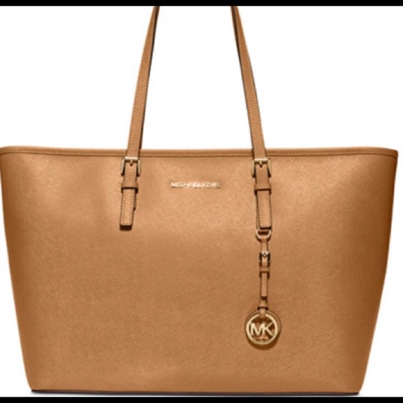 Michael Kors Handbags - Perfect Spring MK bag!
